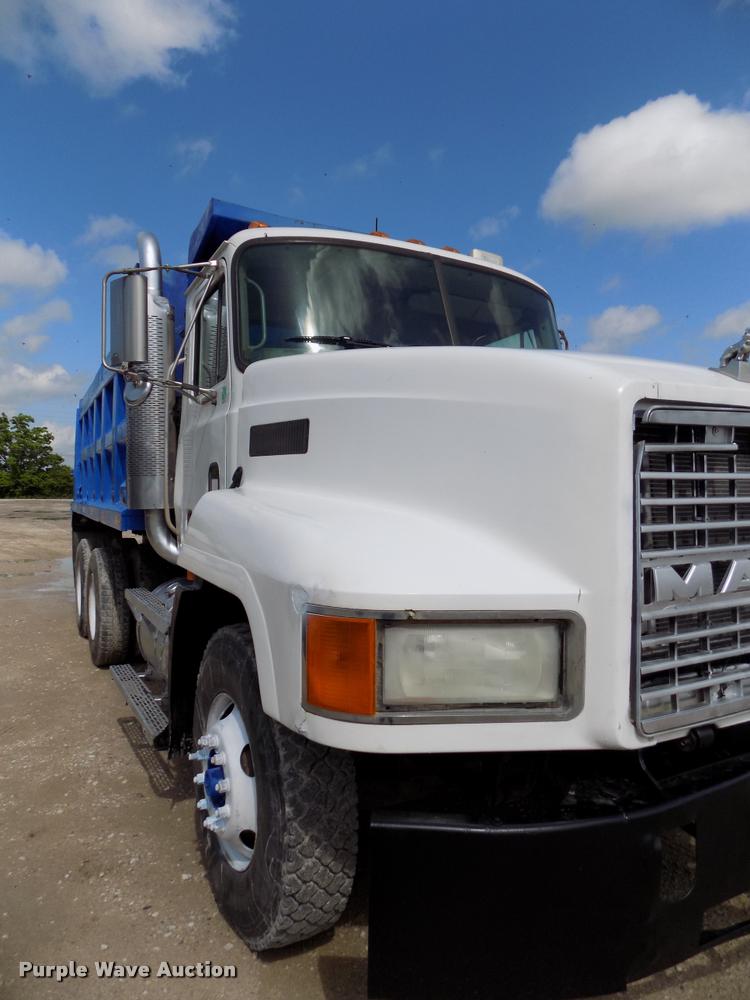 image for item DB2277 2002 Mack CH613 dump truck