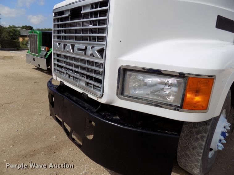 image for item DB2277 2002 Mack CH613 dump truck