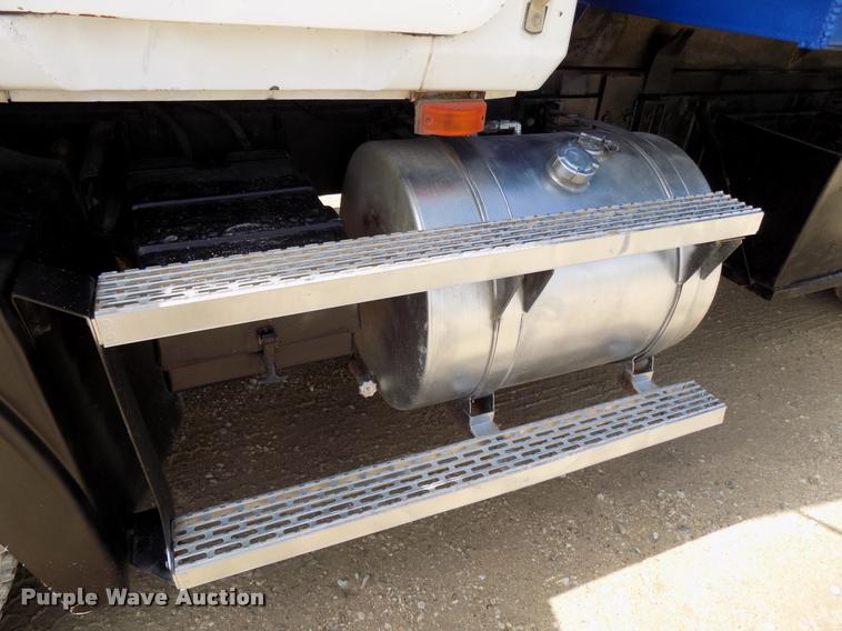 image for item DB2277 2002 Mack CH613 dump truck