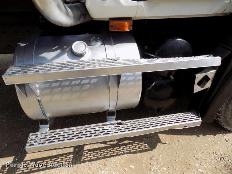 image for item DB2277 2002 Mack CH613 dump truck