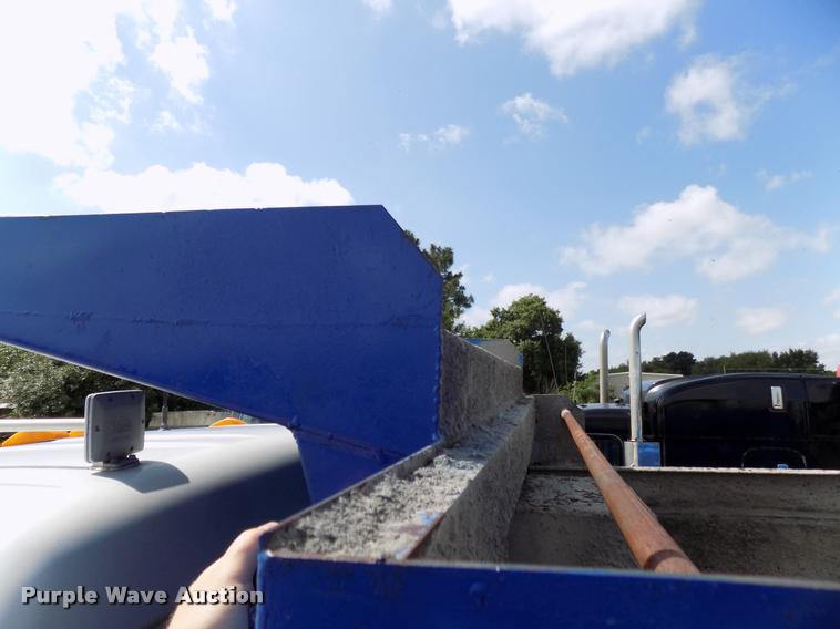 image for item DB2277 2002 Mack CH613 dump truck