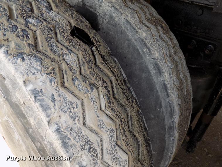 image for item DB2277 2002 Mack CH613 dump truck