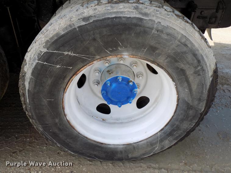 image for item DB2277 2002 Mack CH613 dump truck