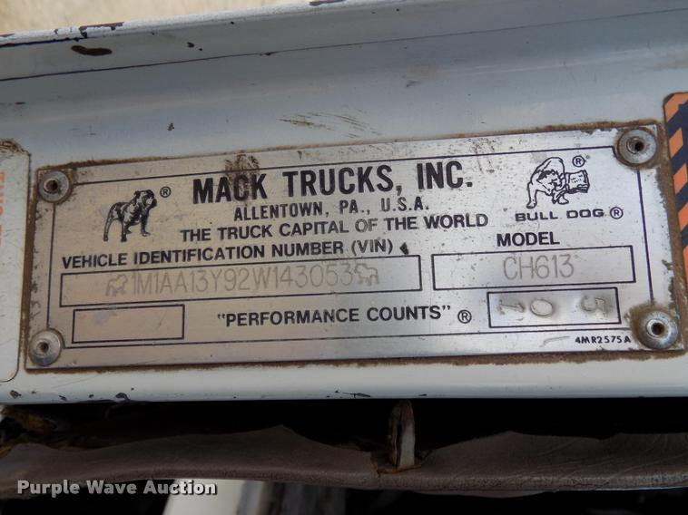 image for item DB2277 2002 Mack CH613 dump truck