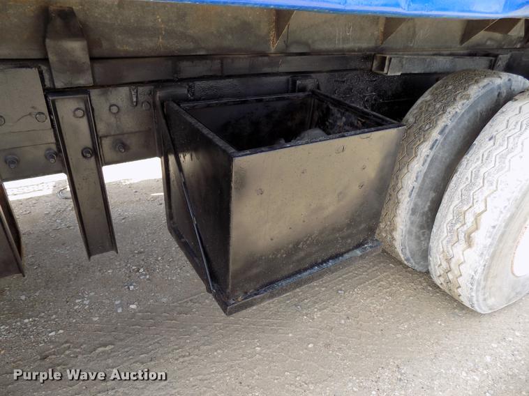 image for item DB2277 2002 Mack CH613 dump truck