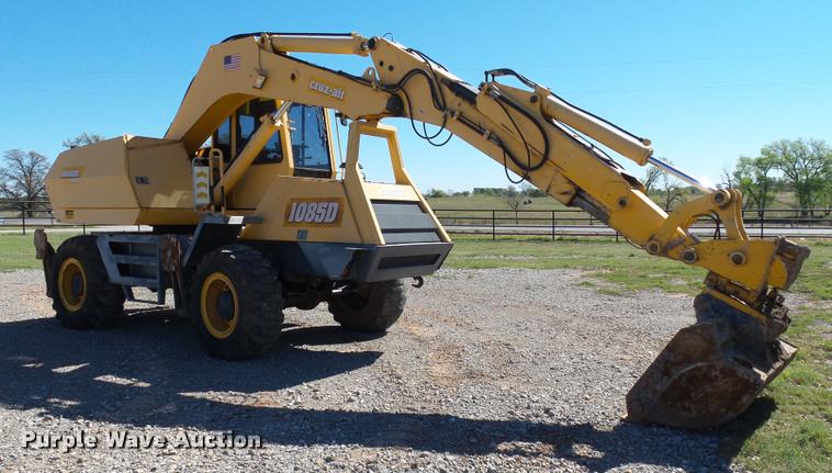 image for item DB4688 2002 Badger 1085D rubber tire excavator