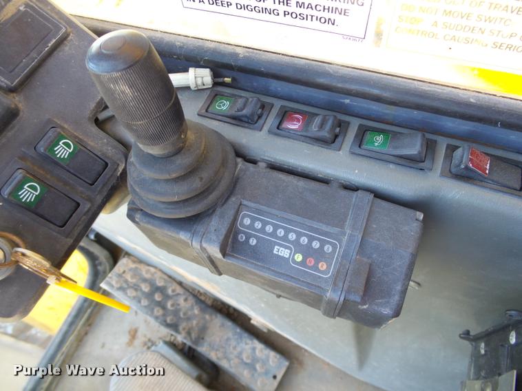 image for item DB4688 2002 Badger 1085D rubber tire excavator