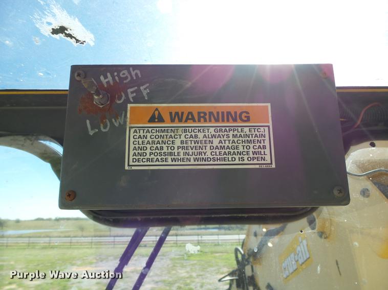 image for item DB4688 2002 Badger 1085D rubber tire excavator