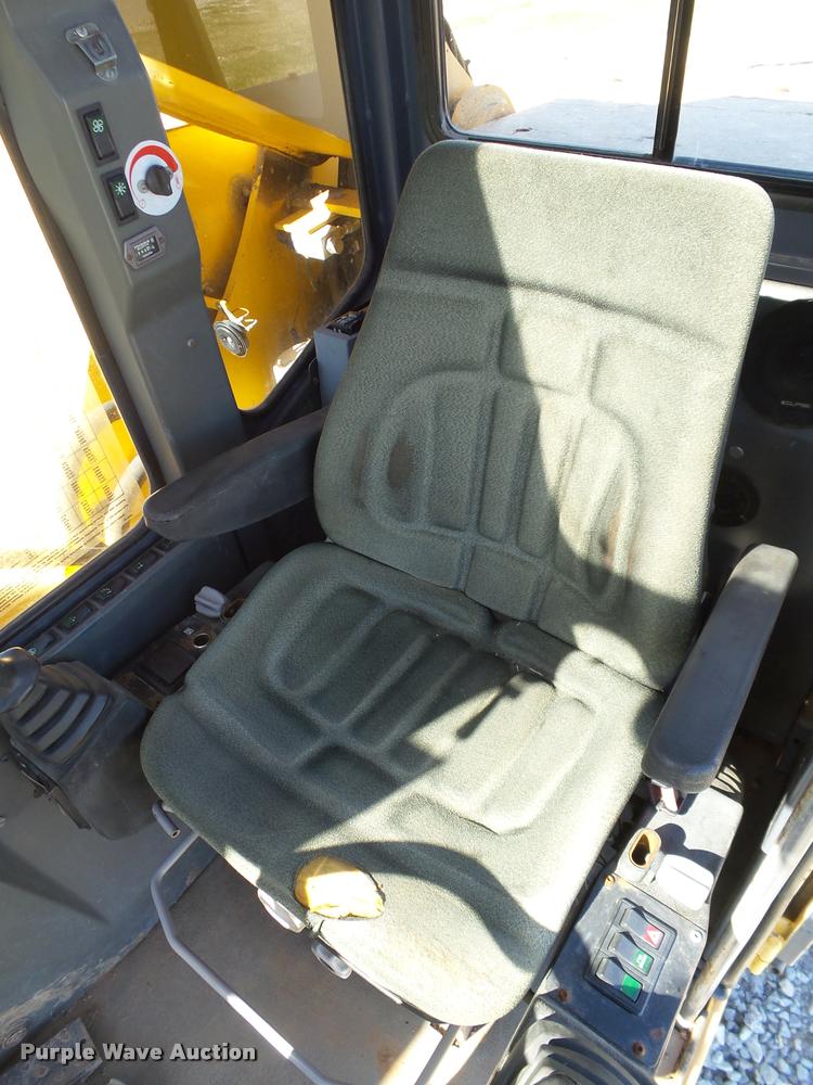 image for item DB4688 2002 Badger 1085D rubber tire excavator