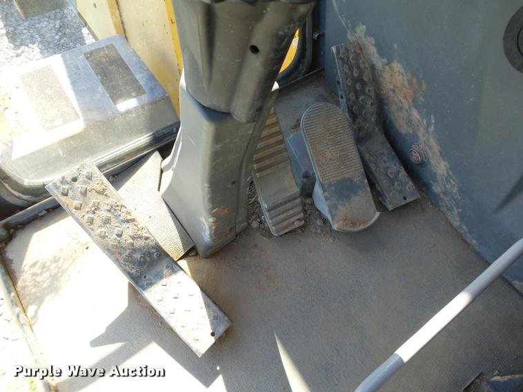 image for item DB4688 2002 Badger 1085D rubber tire excavator