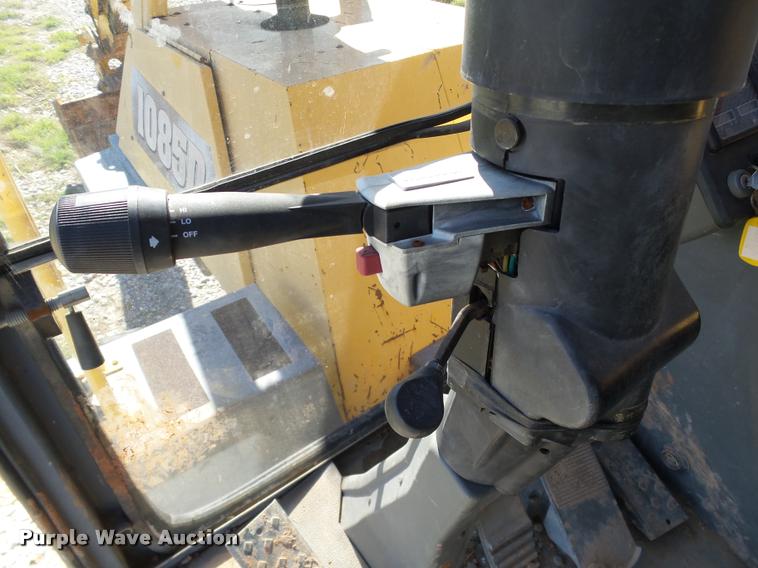 image for item DB4688 2002 Badger 1085D rubber tire excavator