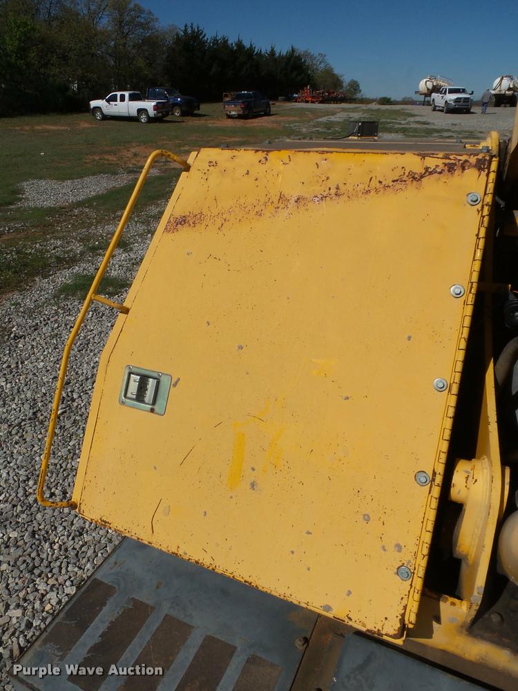 image for item DB4688 2002 Badger 1085D rubber tire excavator