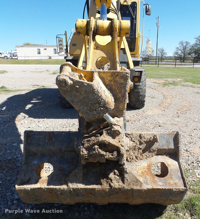 image for item DB4688 2002 Badger 1085D rubber tire excavator