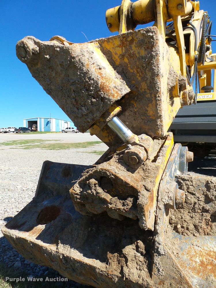 image for item DB4688 2002 Badger 1085D rubber tire excavator