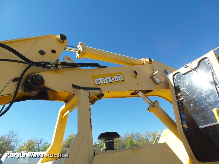 image for item DB4688 2002 Badger 1085D rubber tire excavator