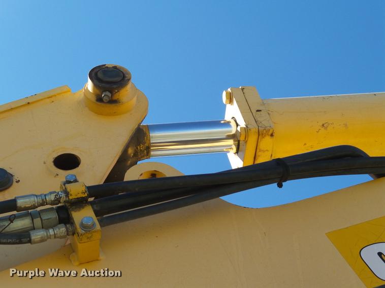 image for item DB4688 2002 Badger 1085D rubber tire excavator