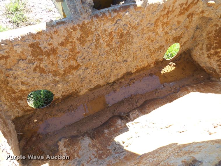 image for item DB4688 2002 Badger 1085D rubber tire excavator