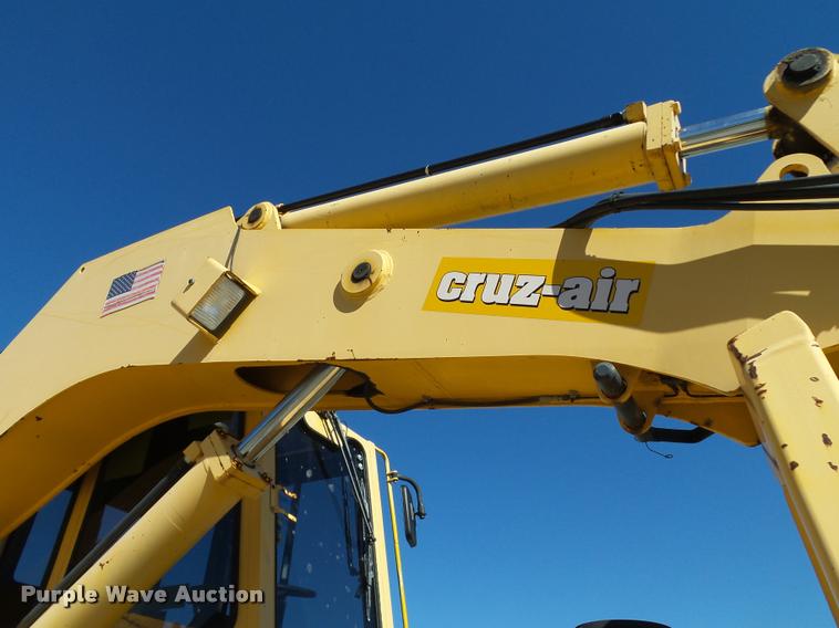 image for item DB4688 2002 Badger 1085D rubber tire excavator