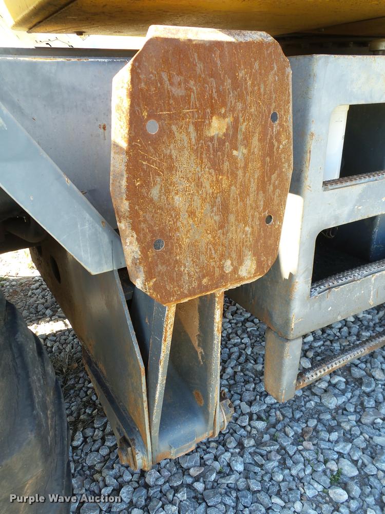 image for item DB4688 2002 Badger 1085D rubber tire excavator