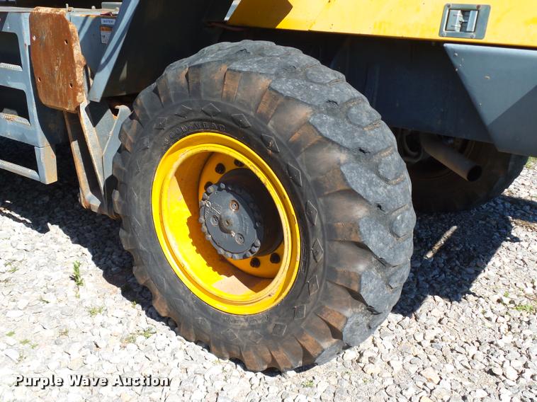 image for item DB4688 2002 Badger 1085D rubber tire excavator