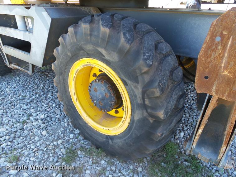 image for item DB4688 2002 Badger 1085D rubber tire excavator