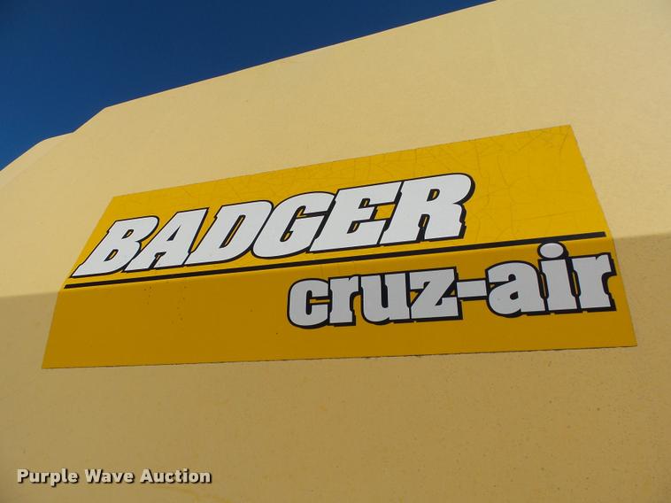 image for item DB4688 2002 Badger 1085D rubber tire excavator