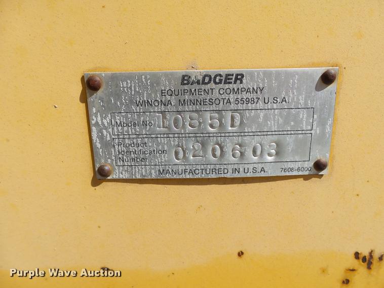 image for item DB4688 2002 Badger 1085D rubber tire excavator