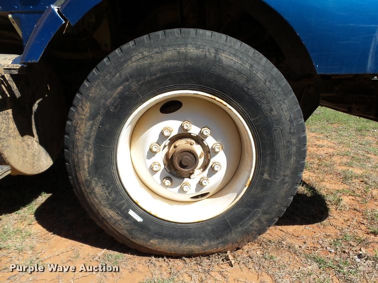 image for item DB4689 1993 International 9400 vacuum tank truck