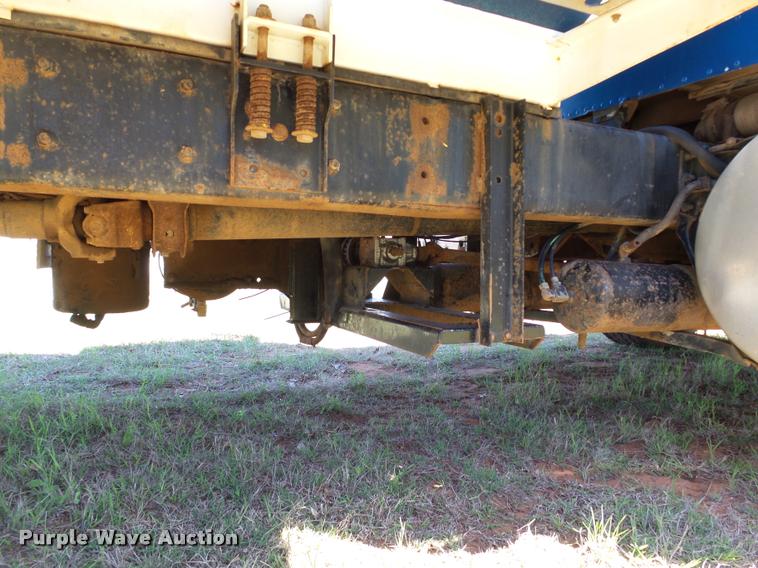 image for item DB4689 1993 International 9400 vacuum tank truck