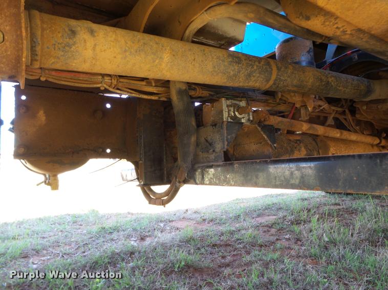 image for item DB4689 1993 International 9400 vacuum tank truck