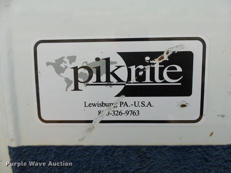 image for item DB4689 1993 International 9400 vacuum tank truck