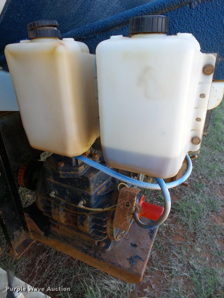 image for item DB4689 1993 International 9400 vacuum tank truck