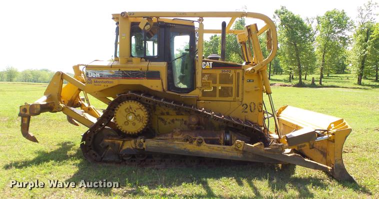image for item DB4723 2006 Caterpillar D6R XL Series III dozer
