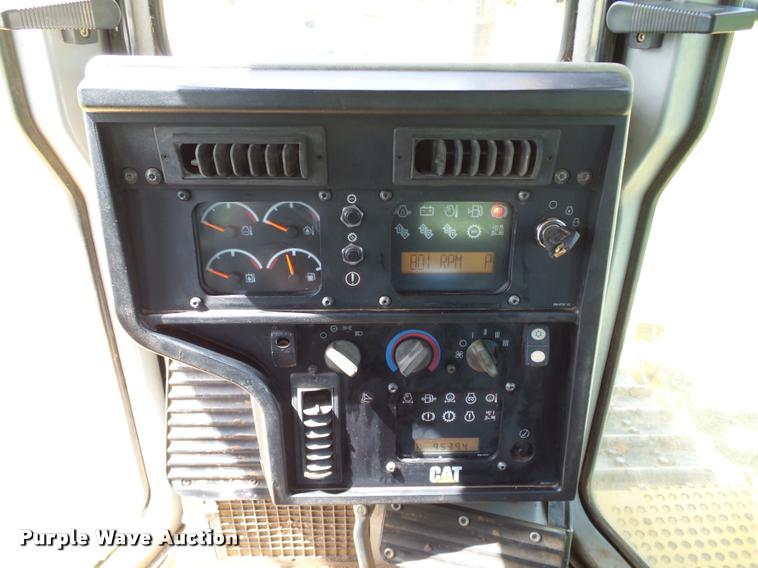 image for item DB4723 2006 Caterpillar D6R XL Series III dozer