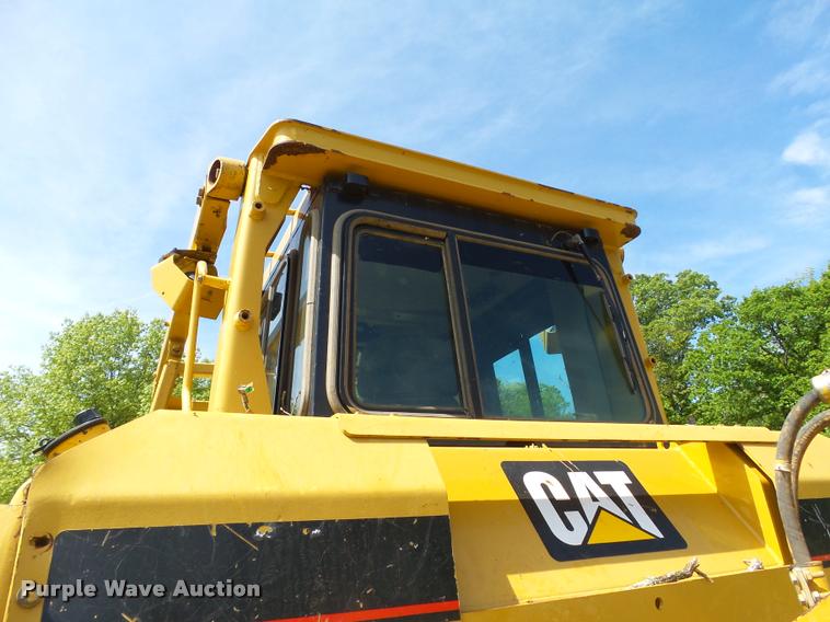 image for item DB4723 2006 Caterpillar D6R XL Series III dozer