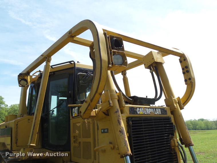 image for item DB4723 2006 Caterpillar D6R XL Series III dozer