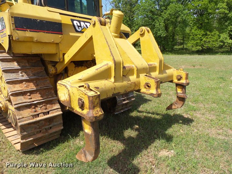 image for item DB4723 2006 Caterpillar D6R XL Series III dozer