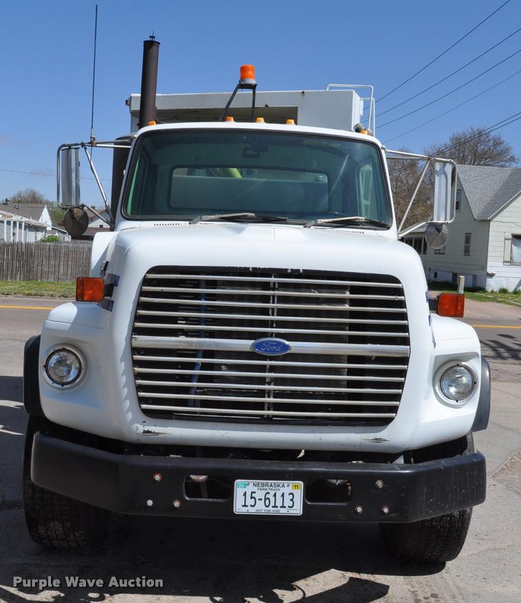 image for item DC6499 1990 Ford LTS8000 vacuum truck