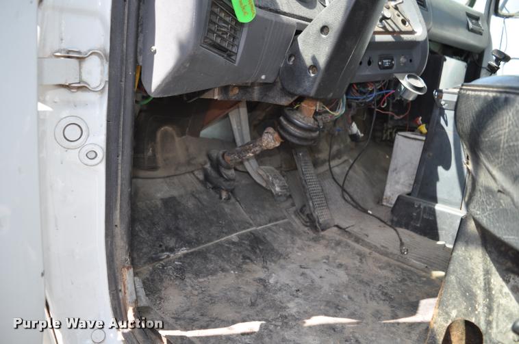 image for item DC6499 1990 Ford LTS8000 vacuum truck