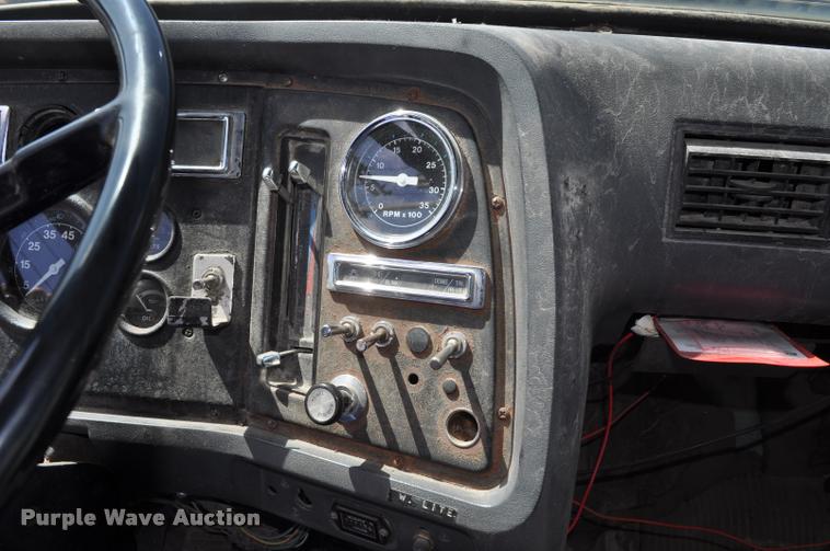 image for item DC6499 1990 Ford LTS8000 vacuum truck