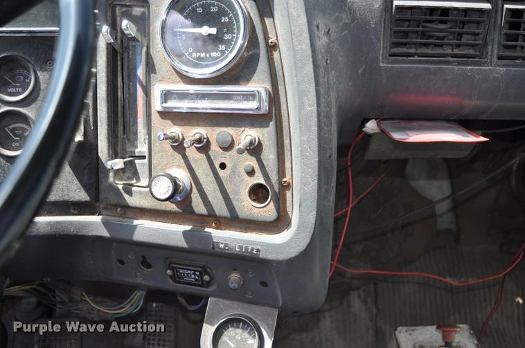 image for item DC6499 1990 Ford LTS8000 vacuum truck