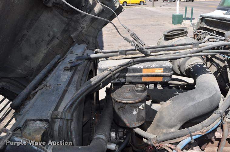 image for item DC6499 1990 Ford LTS8000 vacuum truck