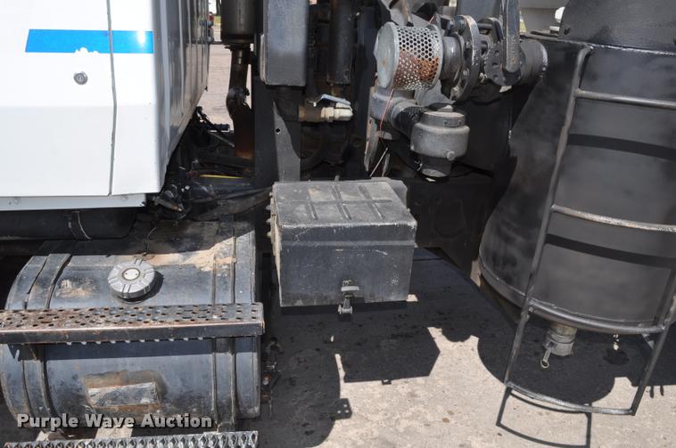 image for item DC6499 1990 Ford LTS8000 vacuum truck