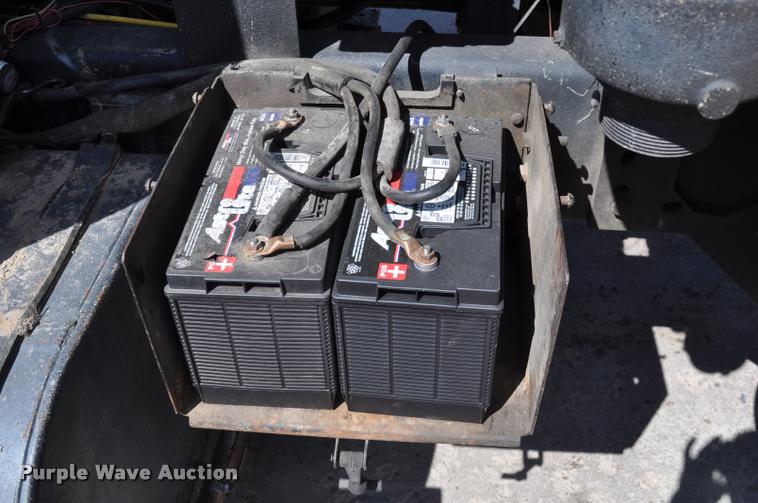 image for item DC6499 1990 Ford LTS8000 vacuum truck