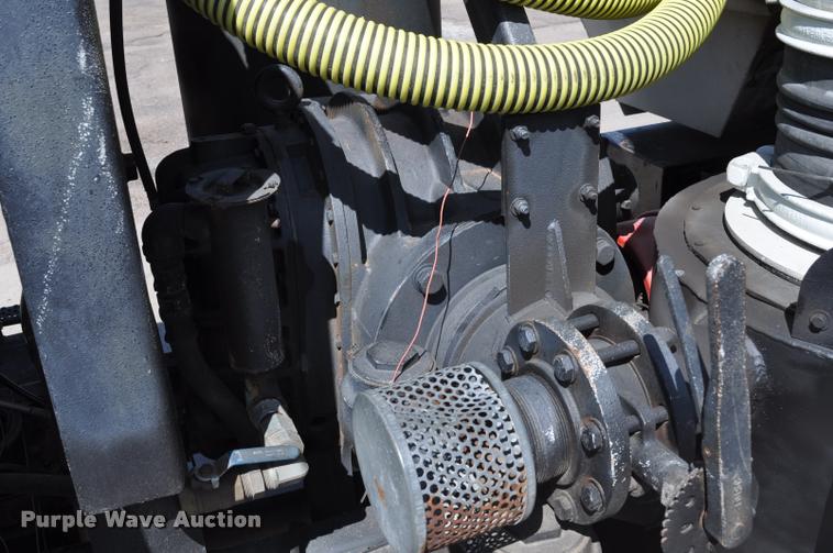 image for item DC6499 1990 Ford LTS8000 vacuum truck