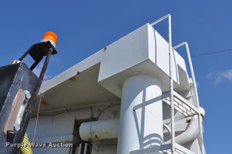 image for item DC6499 1990 Ford LTS8000 vacuum truck