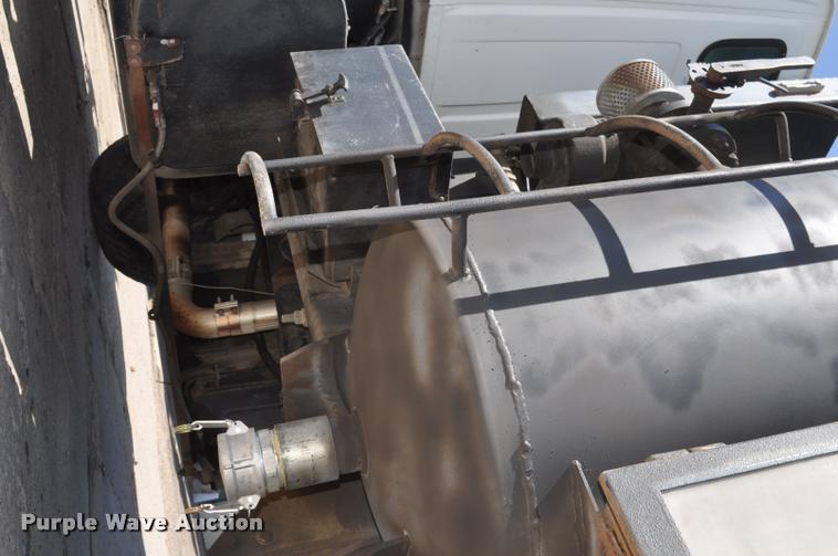 image for item DC6499 1990 Ford LTS8000 vacuum truck