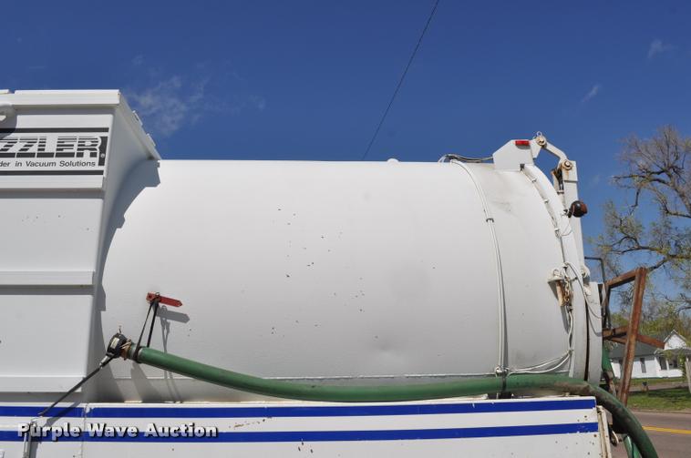 image for item DC6499 1990 Ford LTS8000 vacuum truck