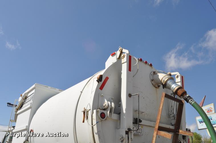 image for item DC6499 1990 Ford LTS8000 vacuum truck