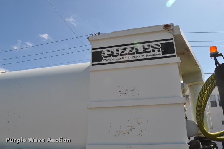 image for item DC6499 1990 Ford LTS8000 vacuum truck